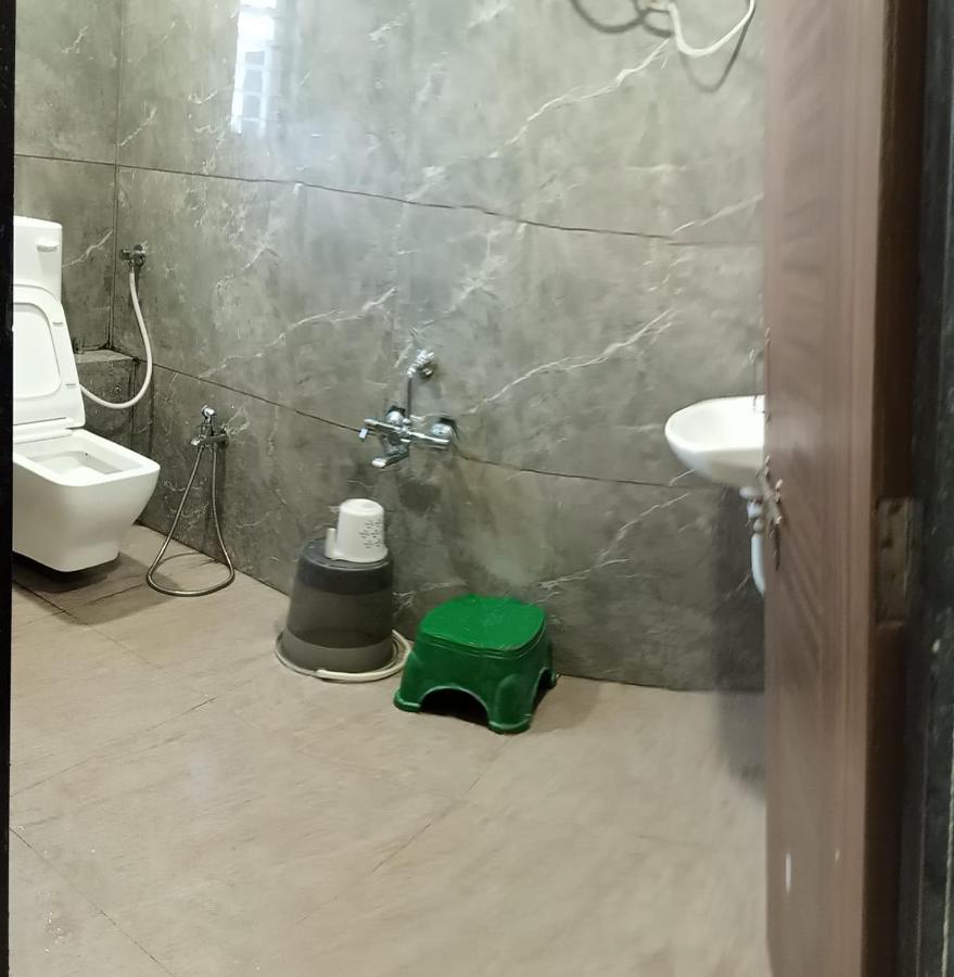 Hotel Mansarovar,Vadodara Zewnętrze zdjęcie
