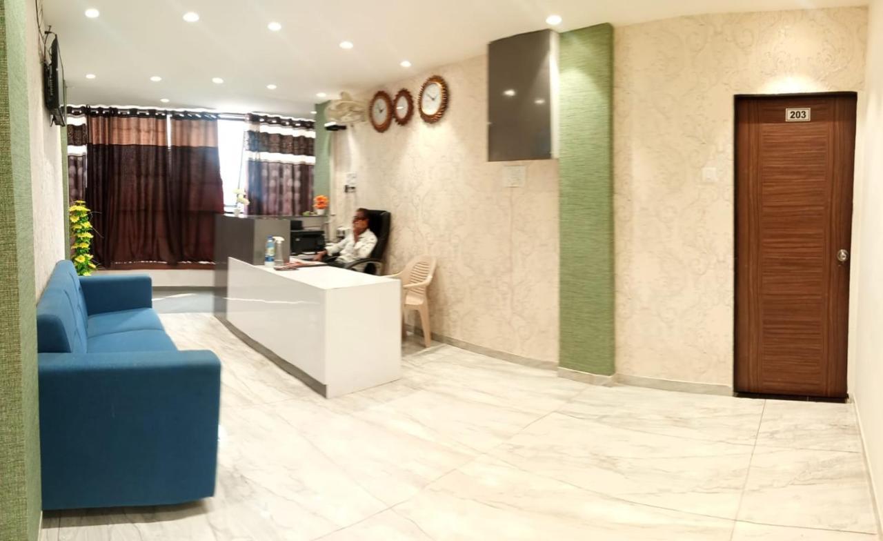 Hotel Mansarovar,Vadodara Zewnętrze zdjęcie