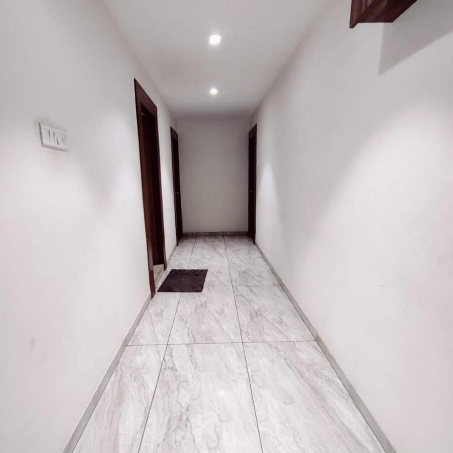 Hotel Mansarovar,Vadodara Zewnętrze zdjęcie