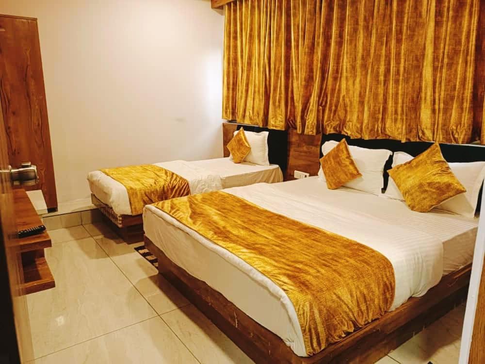 Hotel Mansarovar,Vadodara Zewnętrze zdjęcie